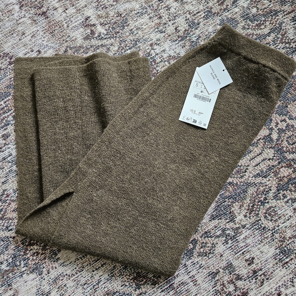 Knit midi skirt